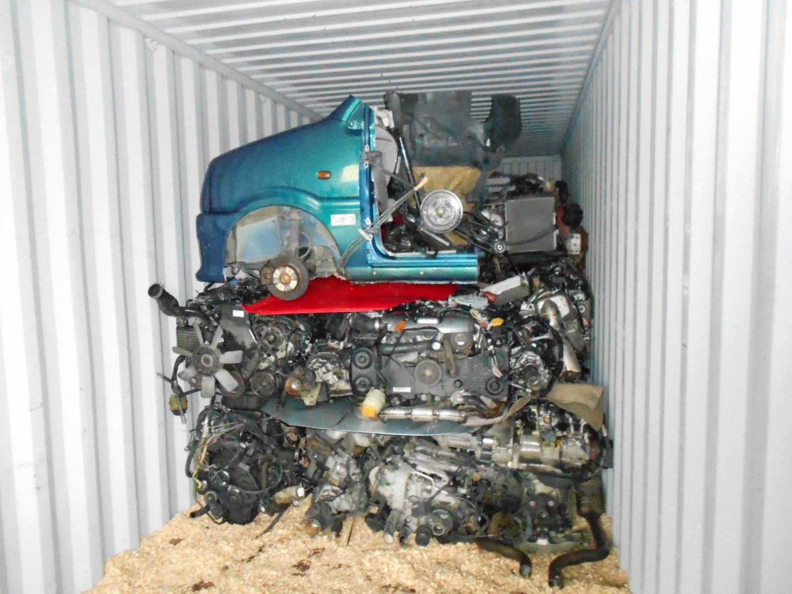 Used auto parts export to Malaysia