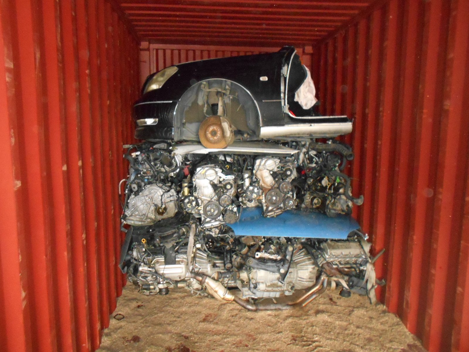 Japanese used auto parts container export to Dubai